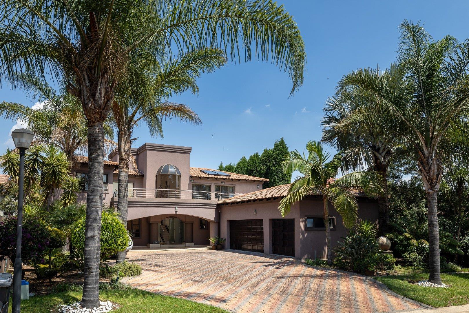 5 Bedroom House for sale in Blue Valley Golf Estate P24114075868