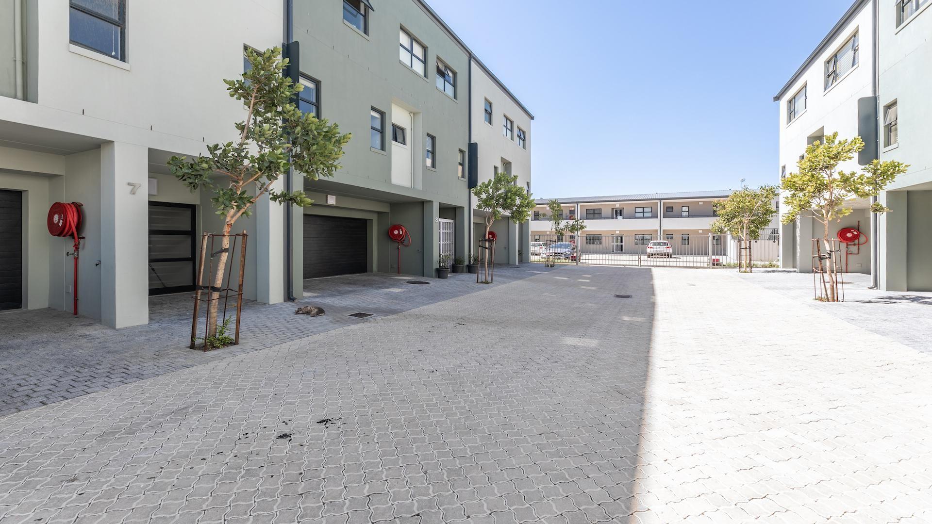 4 Bedroom House for sale in Royal Ascot P24114076037