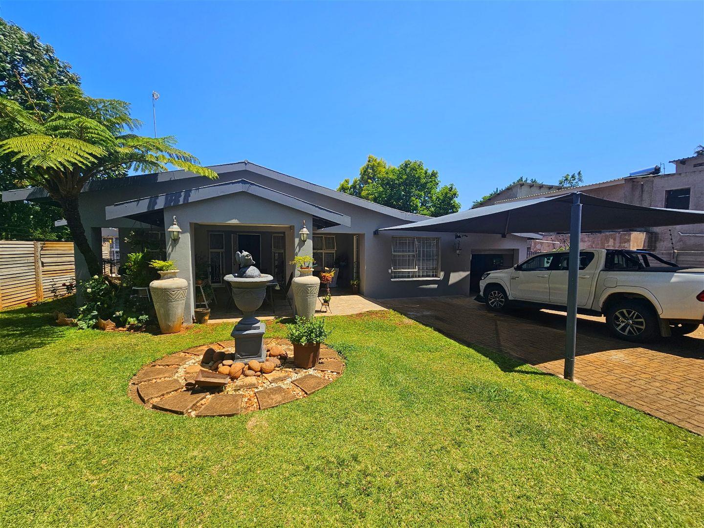 6 Bedroom House for sale in Louis Trichardt P24113533941