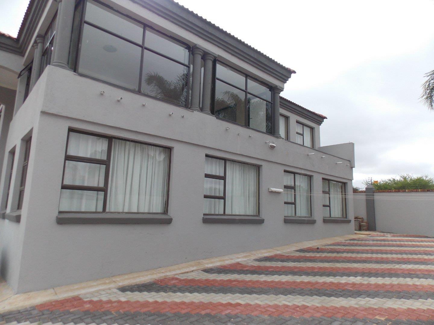 5 Bedroom House for sale in Waterberry Country Estate P24114077413