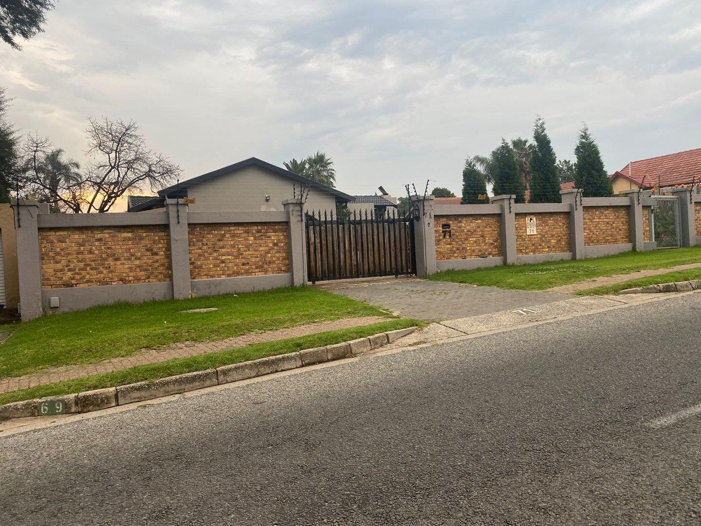 Van Riebeeck Park, Kempton Park Property Property and houses for sale