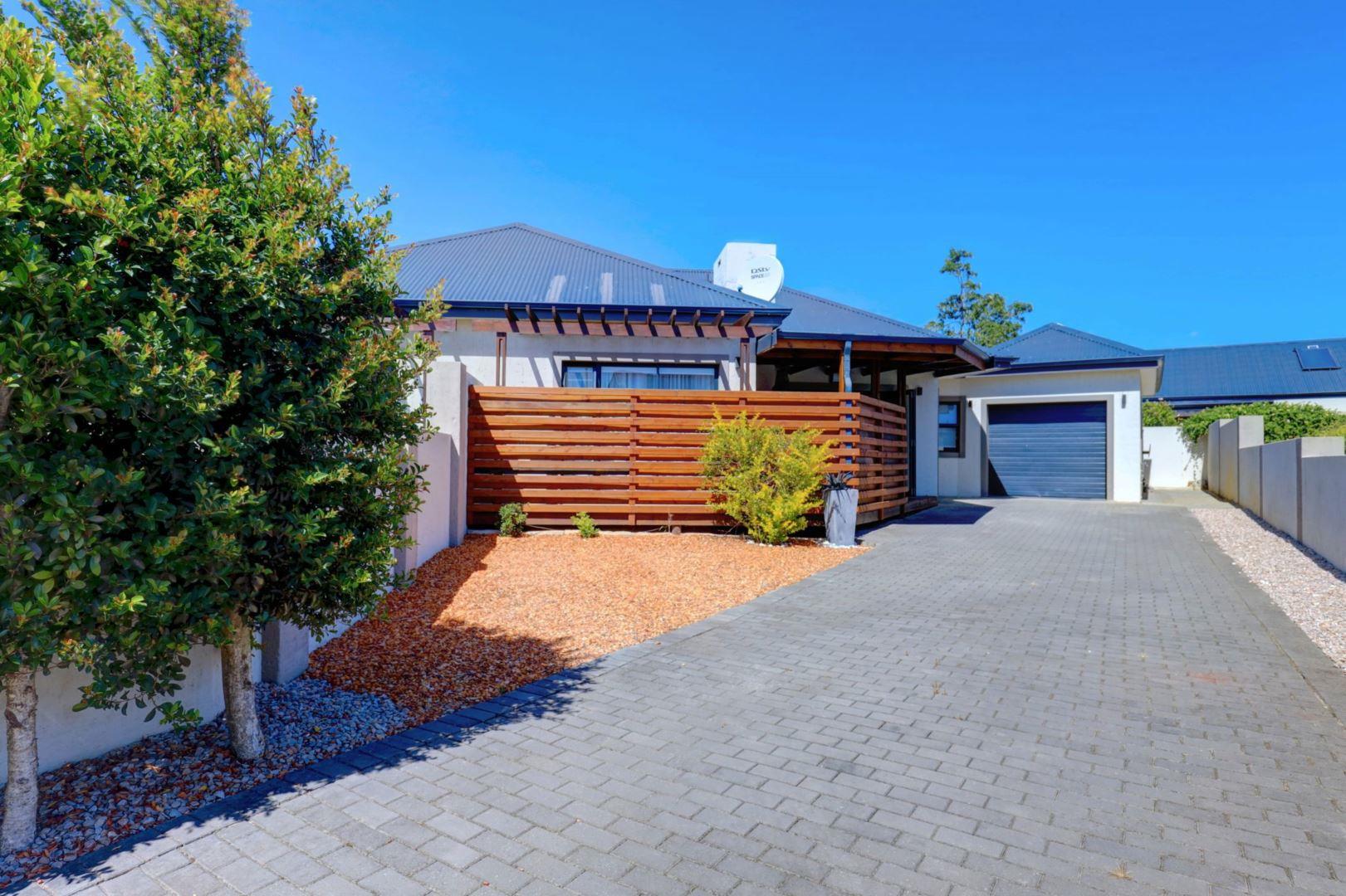 3 Bedroom House for sale in Blue Mountain Village 5 Kanariebos Close