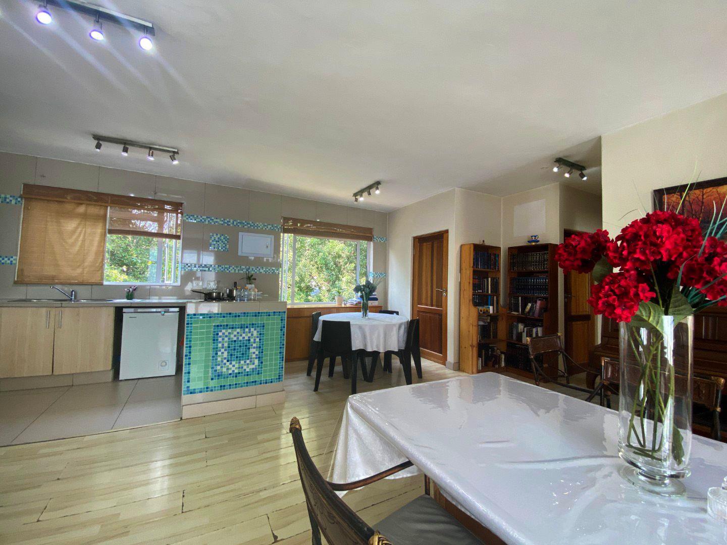 3 Bedroom Apartment / flat for sale in Cheltondale P24114078676