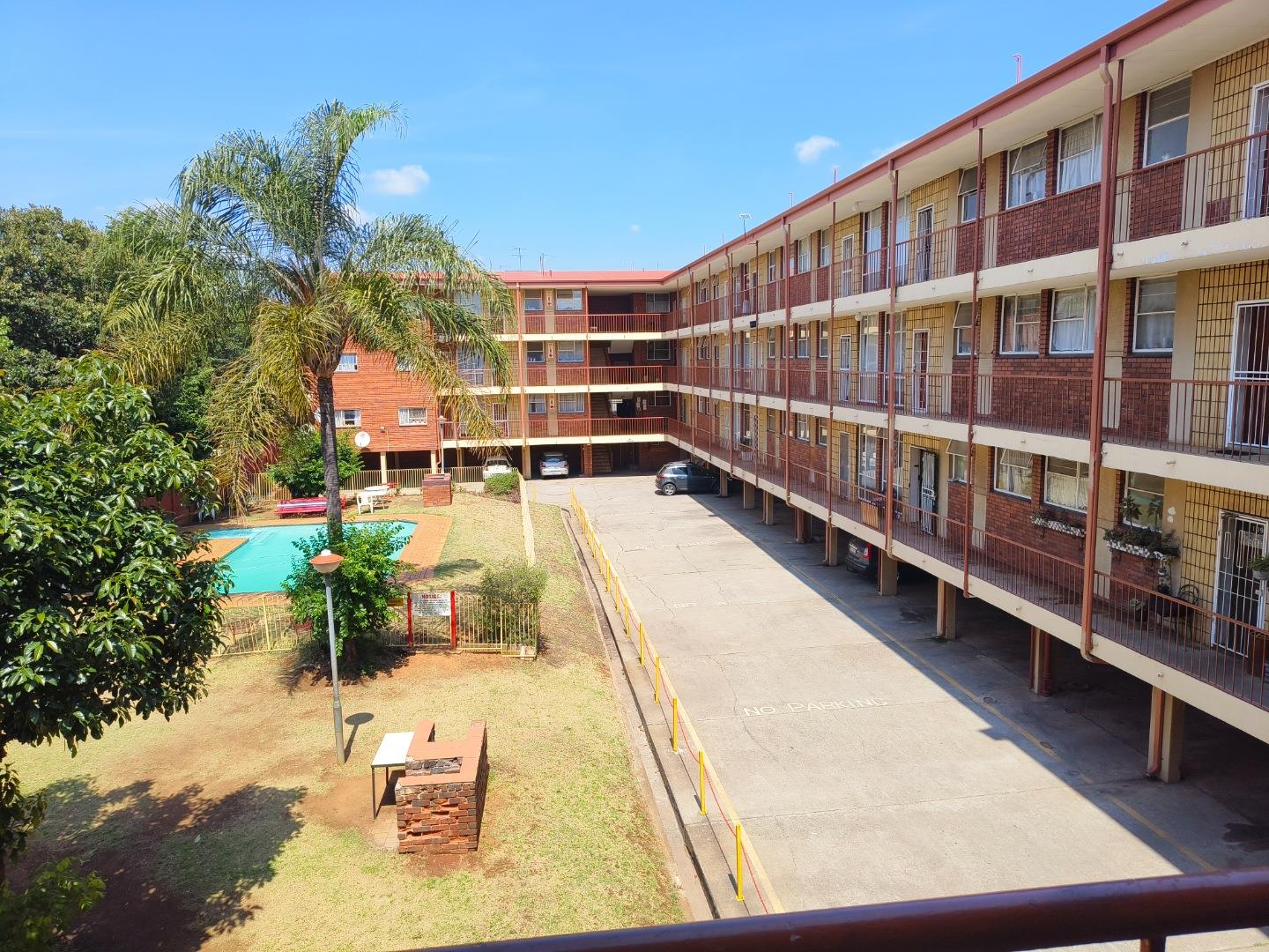 2 Bedroom Apartment / flat for sale in Dinwiddie 216 Ambleside, 70