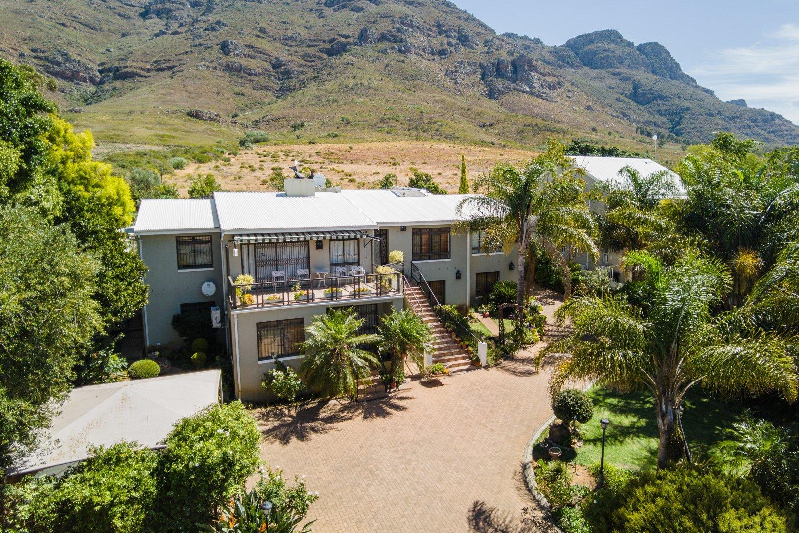 6 Bedroom House for sale in Riebeek West P24114084221