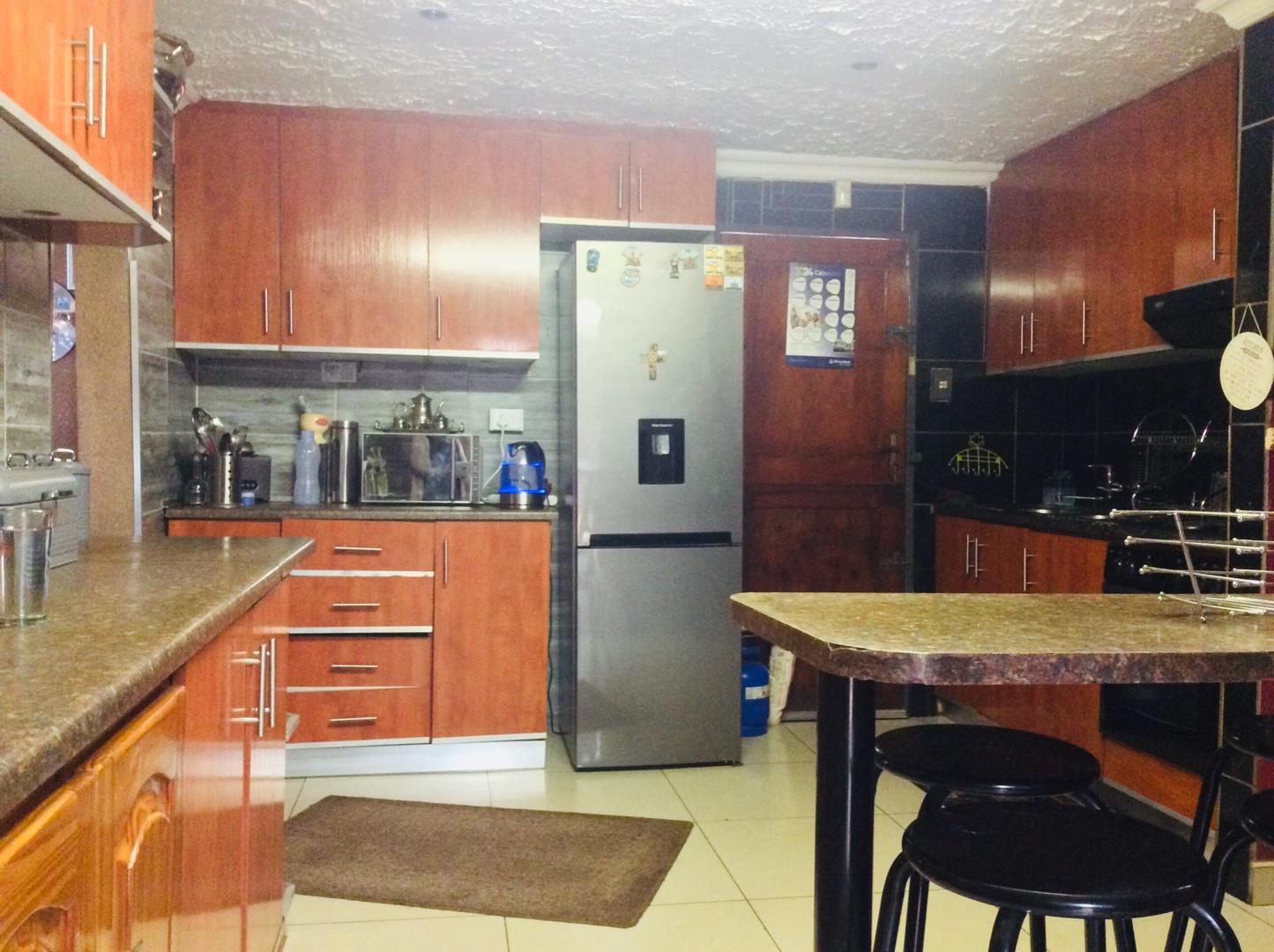 3 Bedroom House for sale in Lenasia Ext 13 7 Khayam Crescent P24