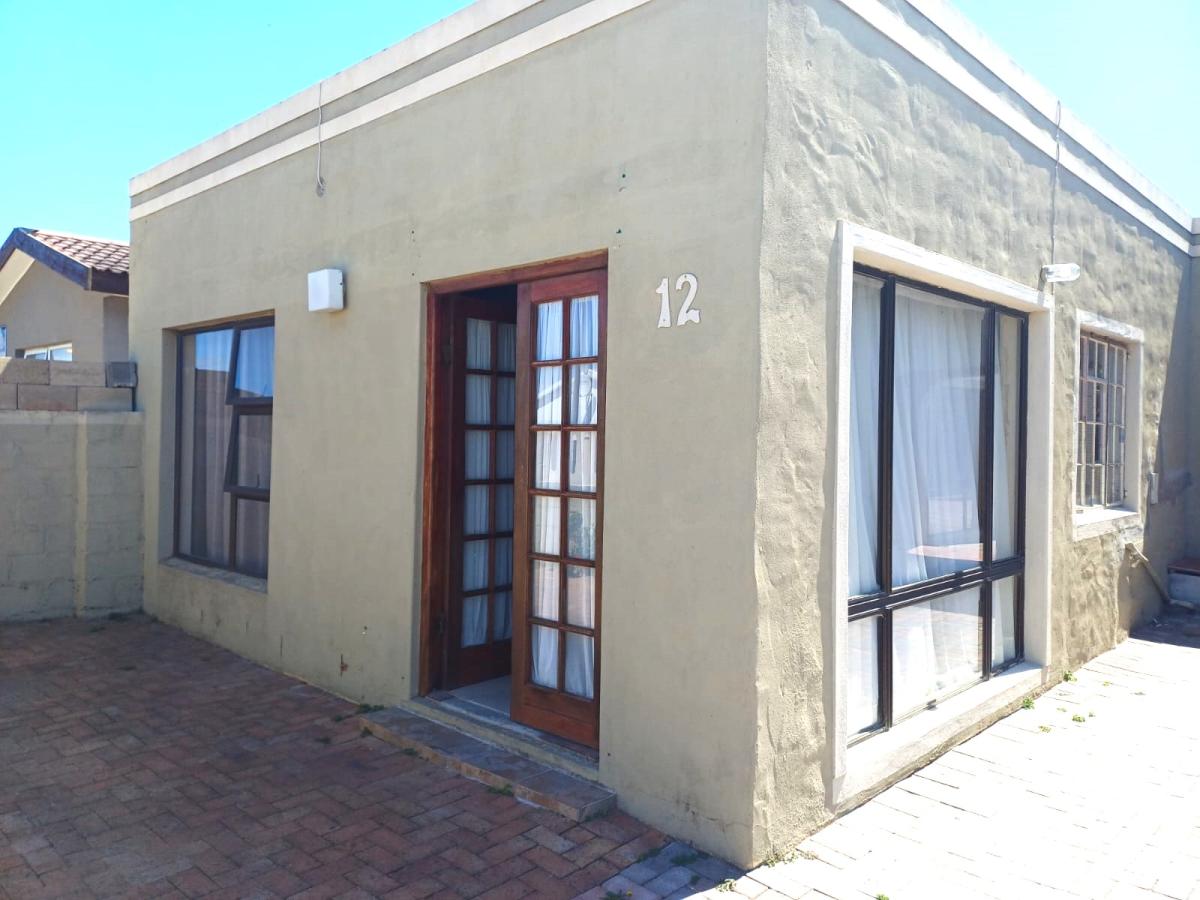 Property and houses to rent in Macassar Macassar Property