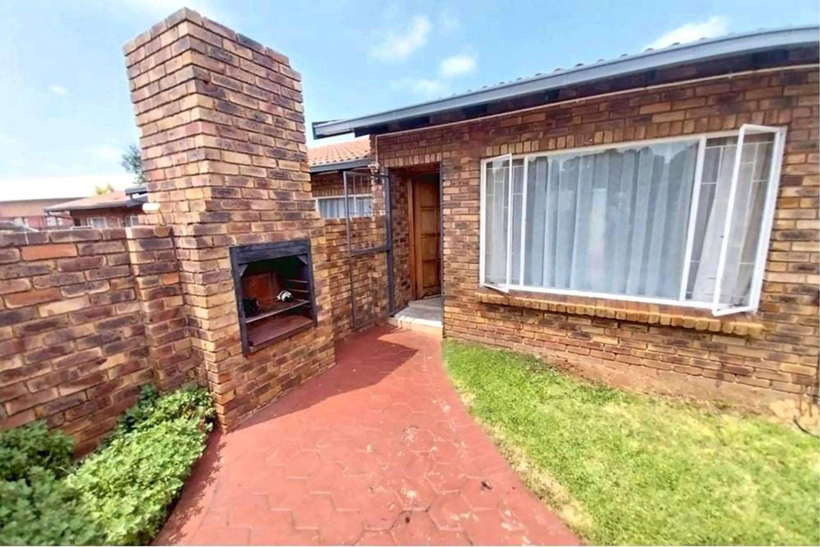 Lyttelton Manor Property Property and houses for sale in Lyttelton