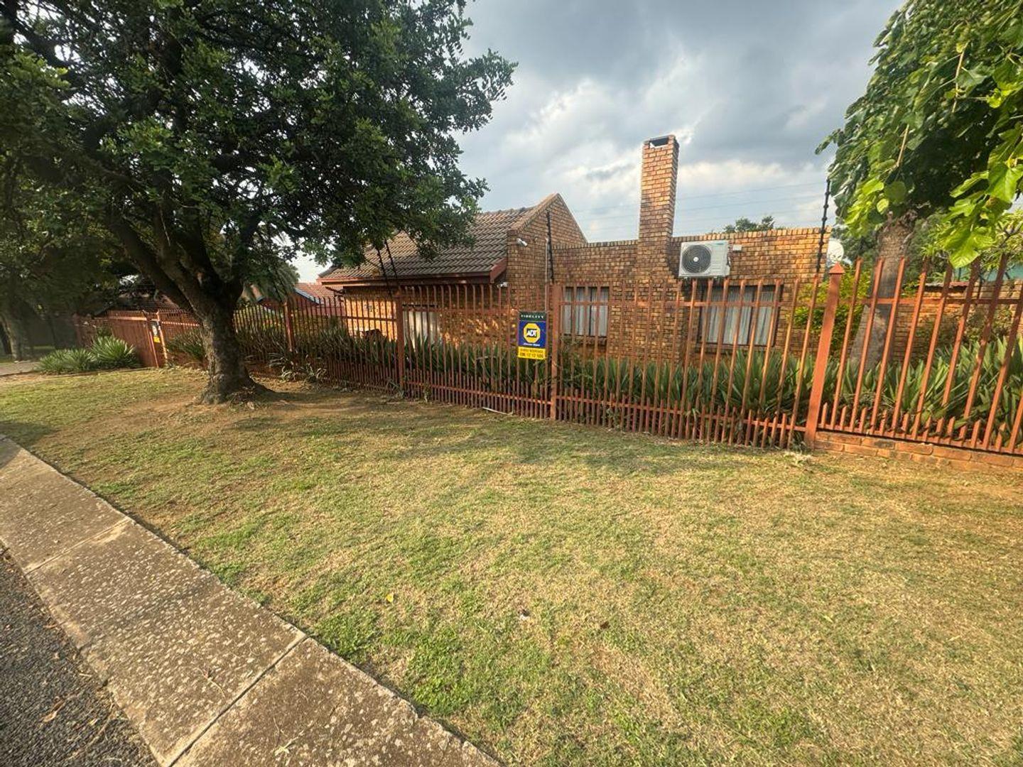 5 Bedroom House for sale in The Reeds P24114084844