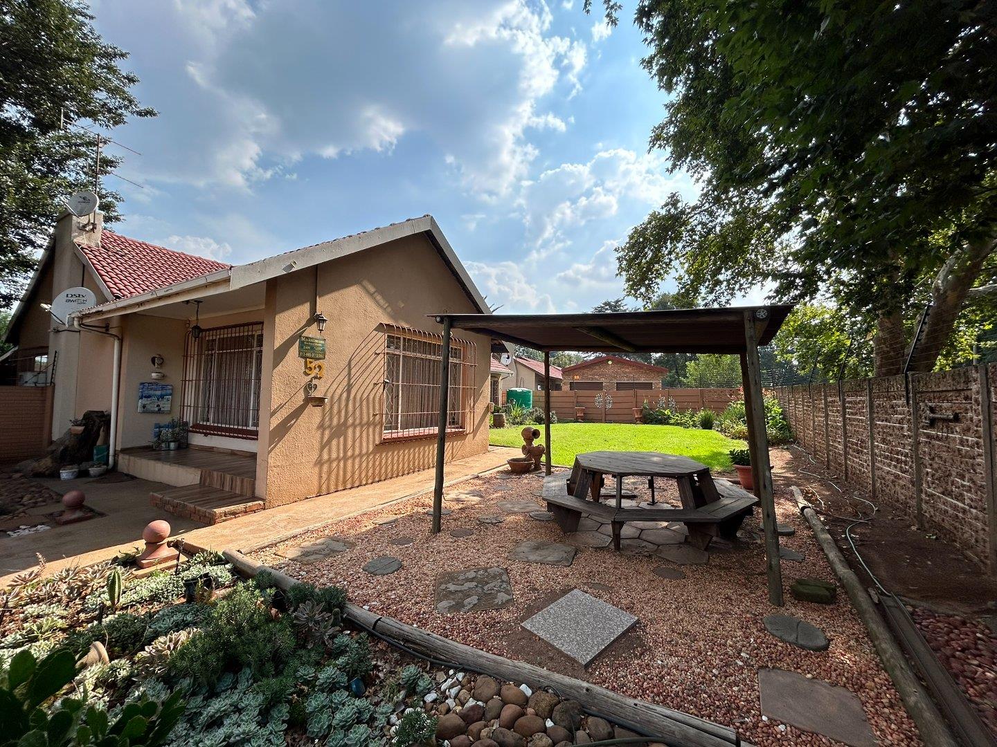 3 Bedroom House for sale in Delmas West P24114084846