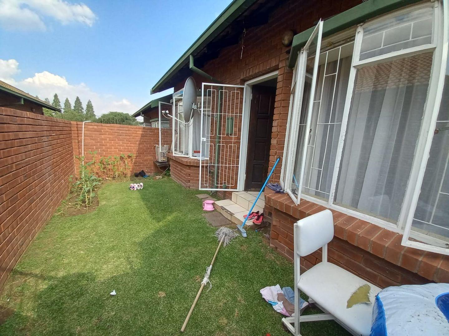 Apartments / flats for sale in Kempton Park Kempton Park Property