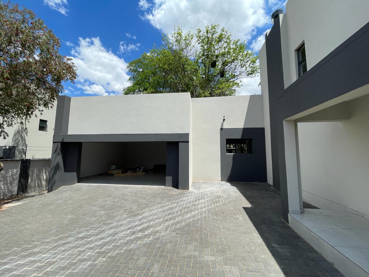 6 Bedroom House for sale in Bryanston East 18 Devonshire Road P24