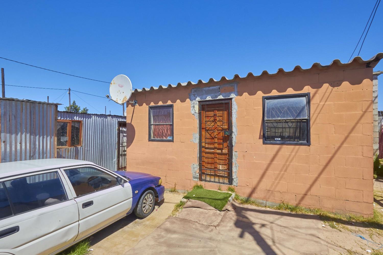 3 Bedroom House for sale in Crossroads P24112374648