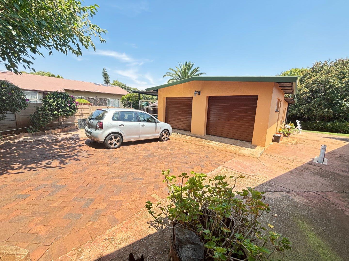 Lyttelton Manor Property Property and houses to rent in Lyttelton