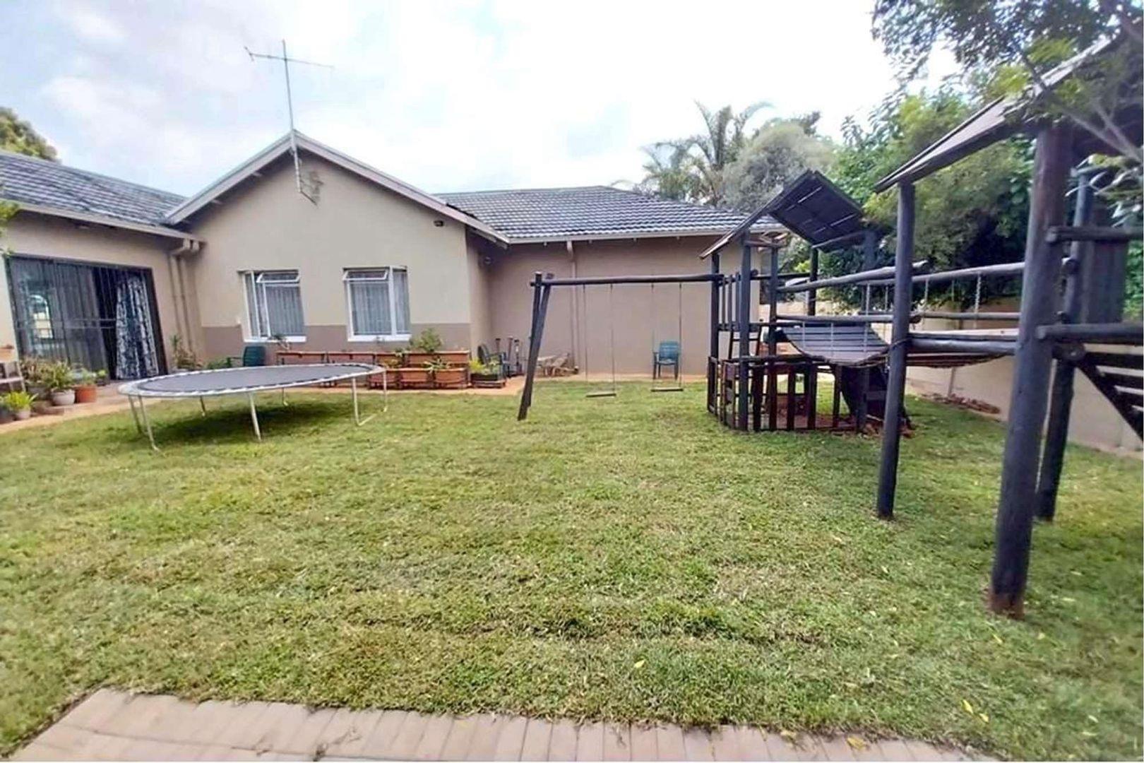 5 Bedroom House for sale in Lyttelton Manor P24114086954