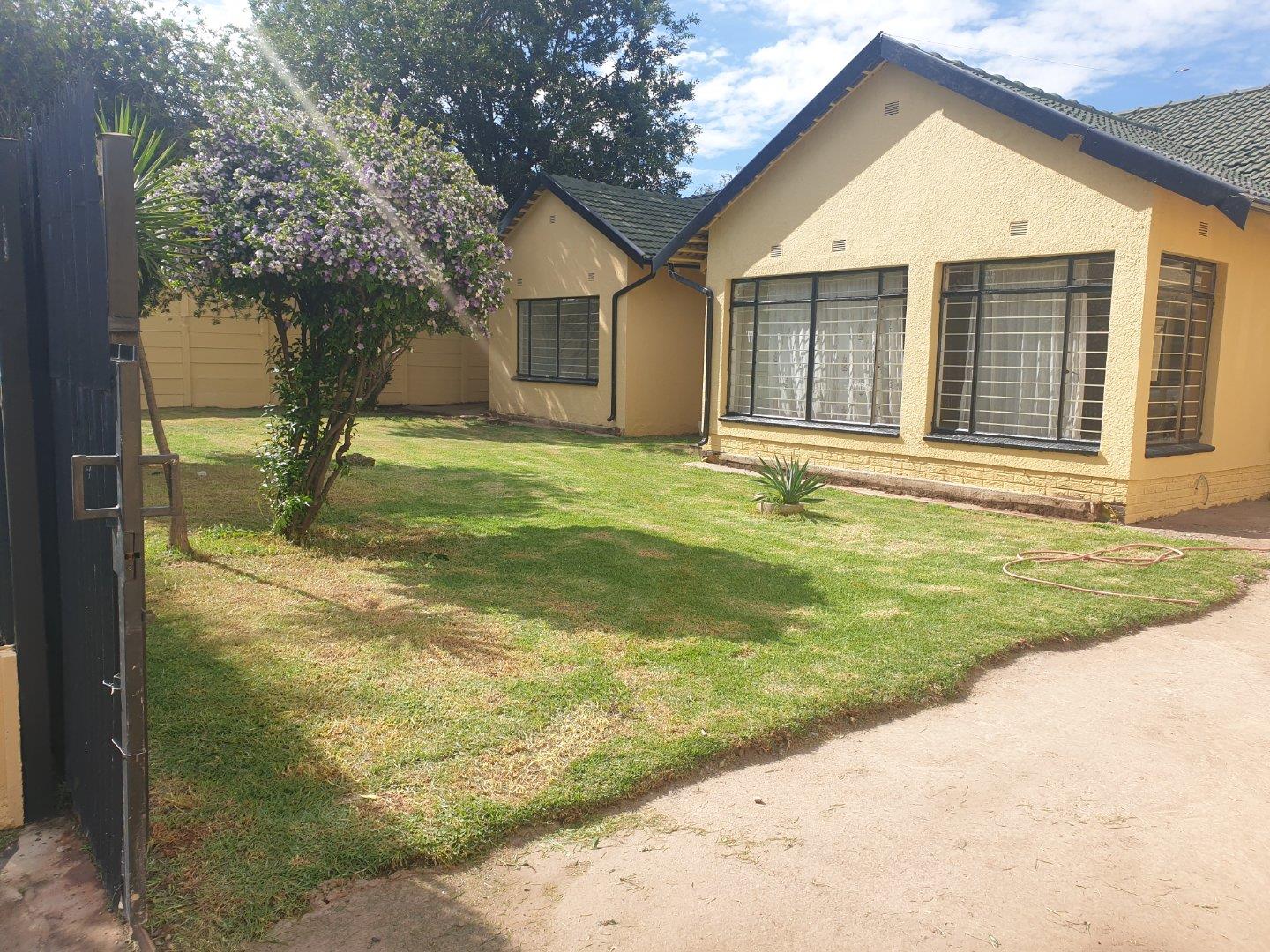 3 Bedroom House for sale in Robertsham 56 Lisbon Avenue P24114089224