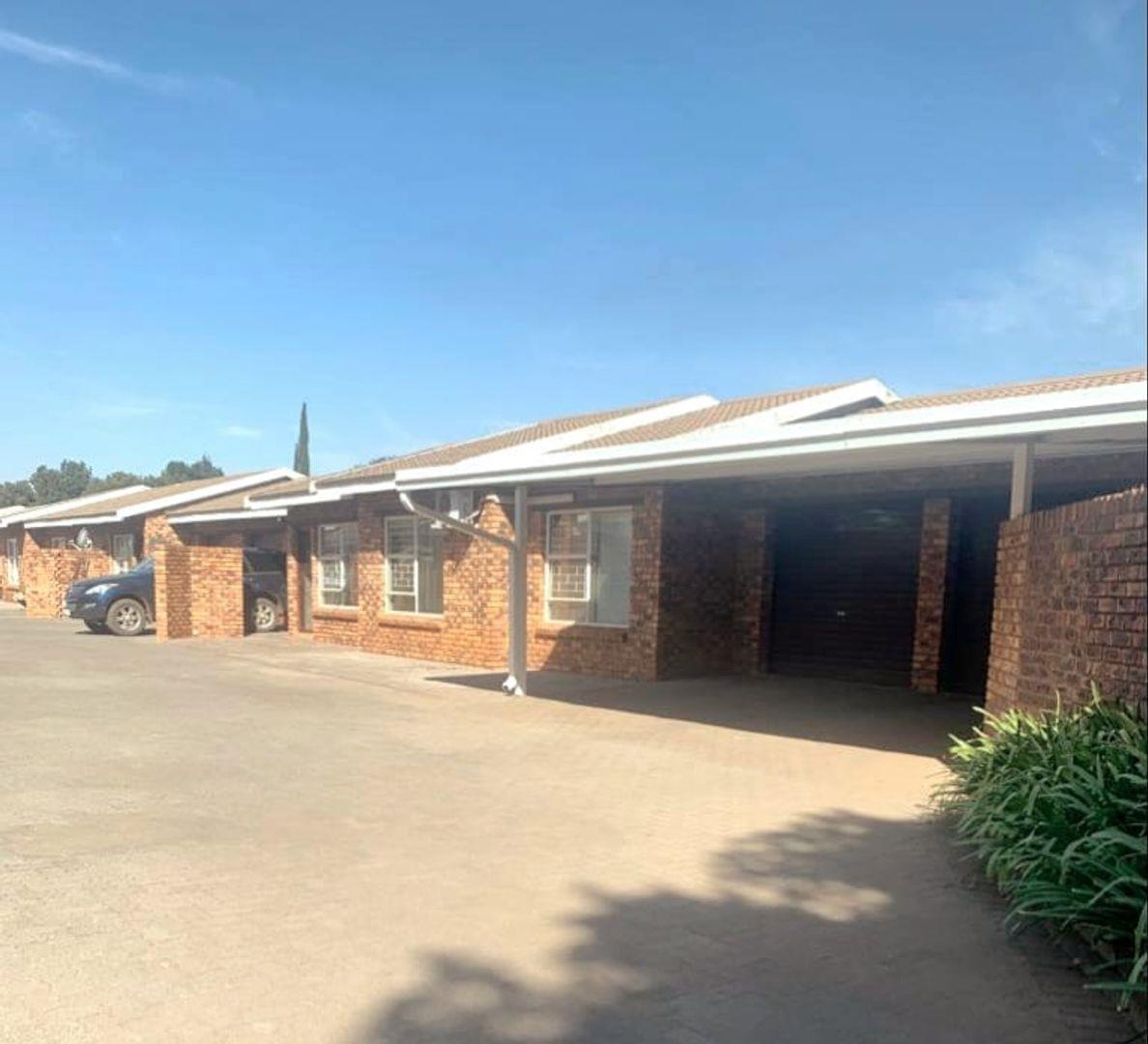 3 Bedroom House for sale in Flora Gardens P24114089922