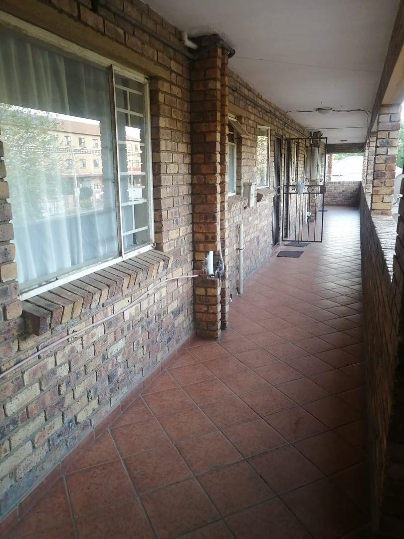 2 Bedroom Apartment / flat for sale in Kempton Park Central P24114091195