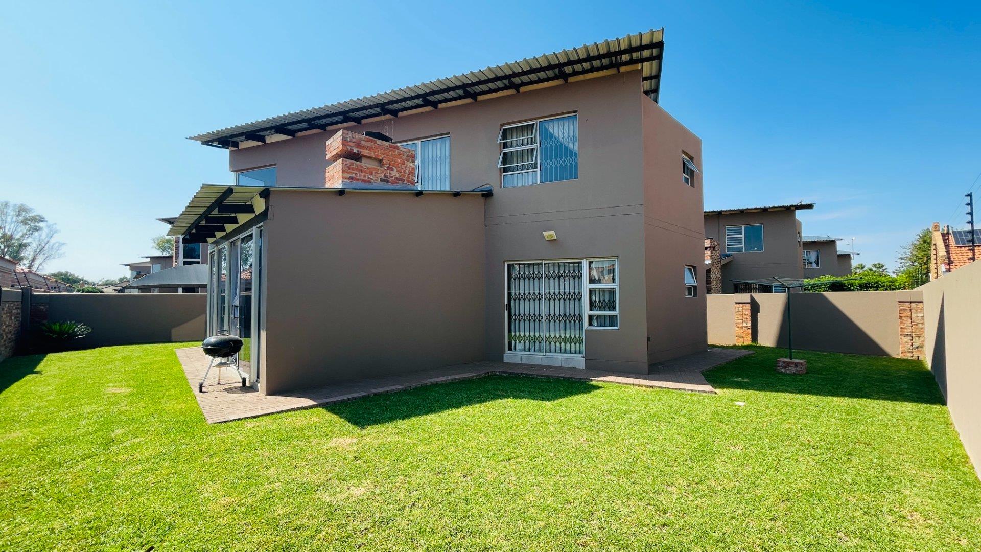 3 Bedroom Townhouse for sale in Baillie Park Witstinkhoutlanings, 19