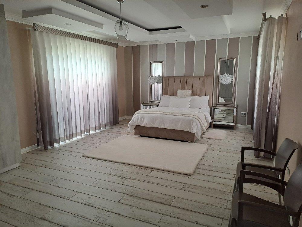 5 Bedroom House for sale in Eagles Crest P24114092212