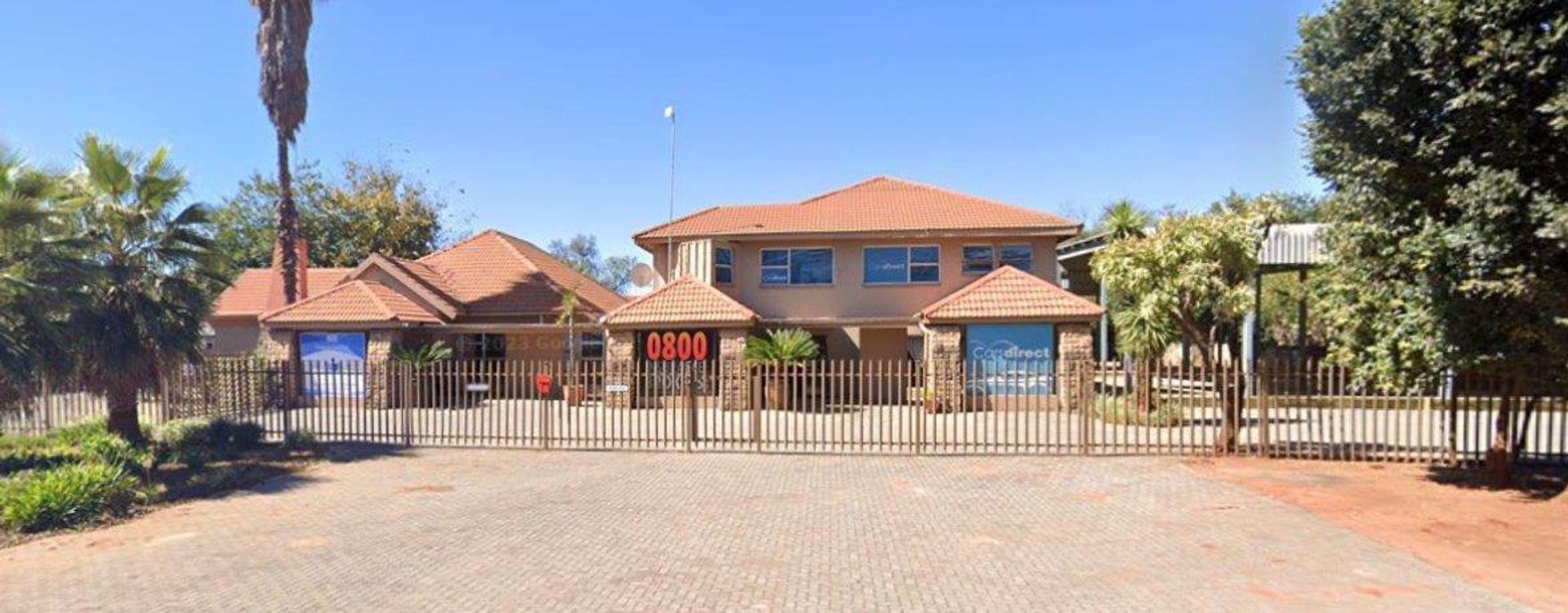 Commercial property to rent in Three Rivers Proper 2, 18 Athlone