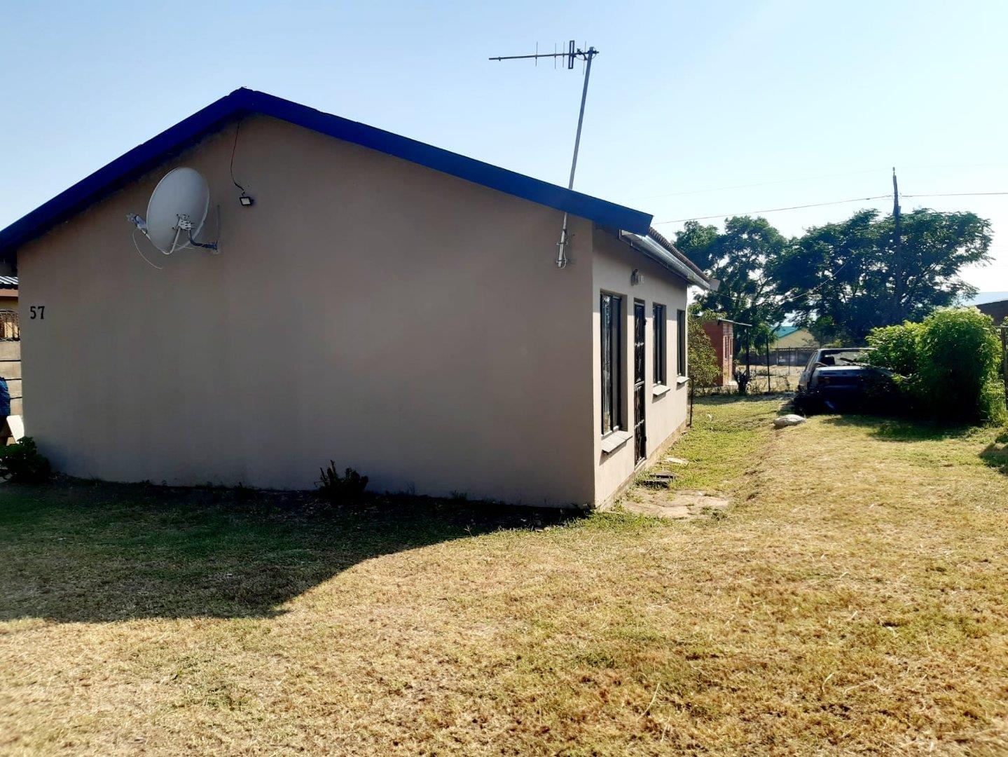 3 Bedroom House for sale in Acaciaville P24114094397