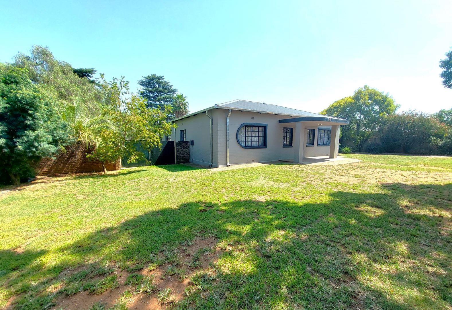 3 Bedroom House for sale in Rensburg P24114094462
