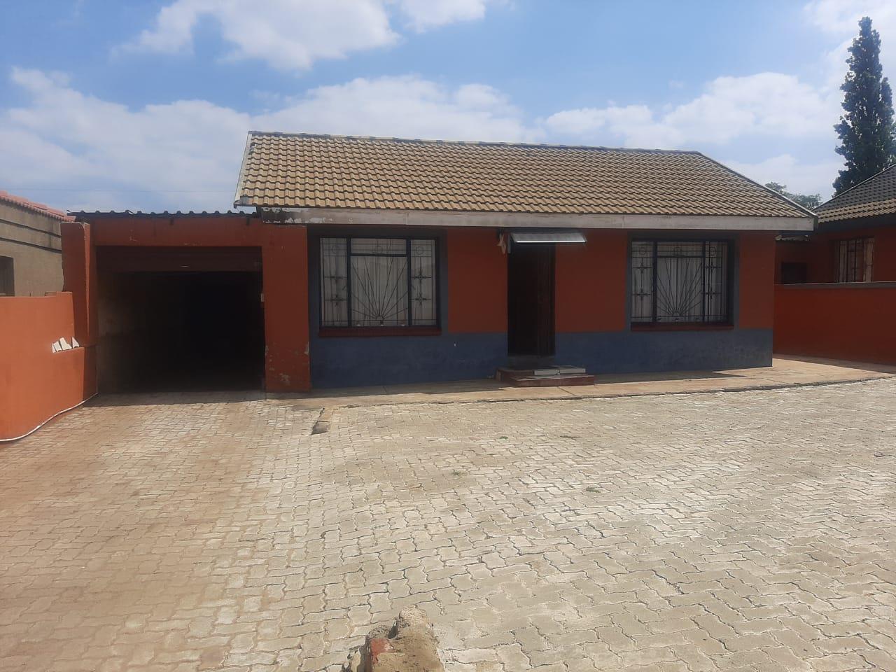2 Bedroom House for sale in Sebokeng Zone 7 P24114094592
