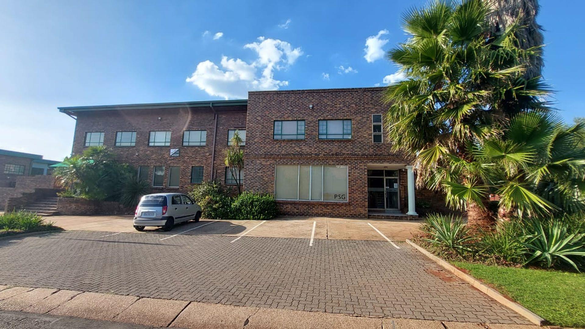 Commercial property to rent in Clubview Unit Eo1 Cb Centre Office