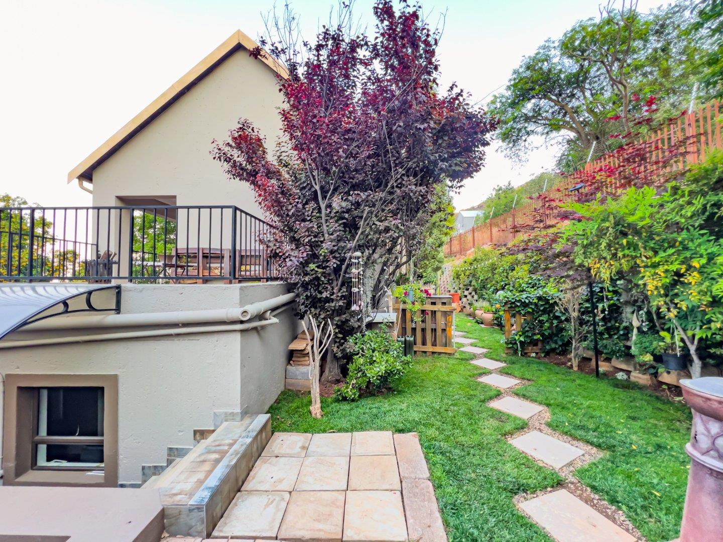 4 Bedroom Townhouse to rent in Constantia Kloof 62 Fairview Drive