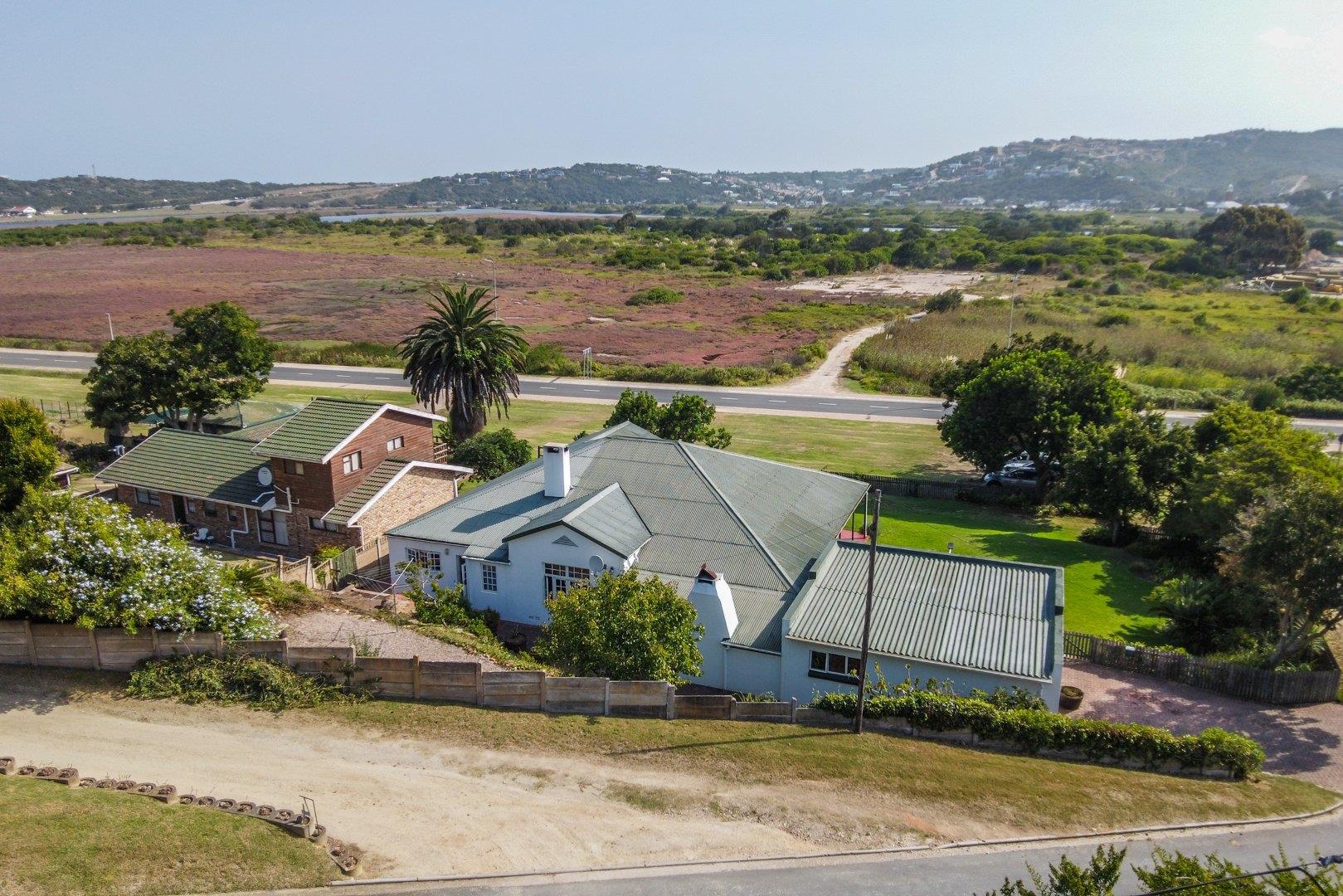 3 Bedroom House for sale in Groot Brakrivier Central High Level 2