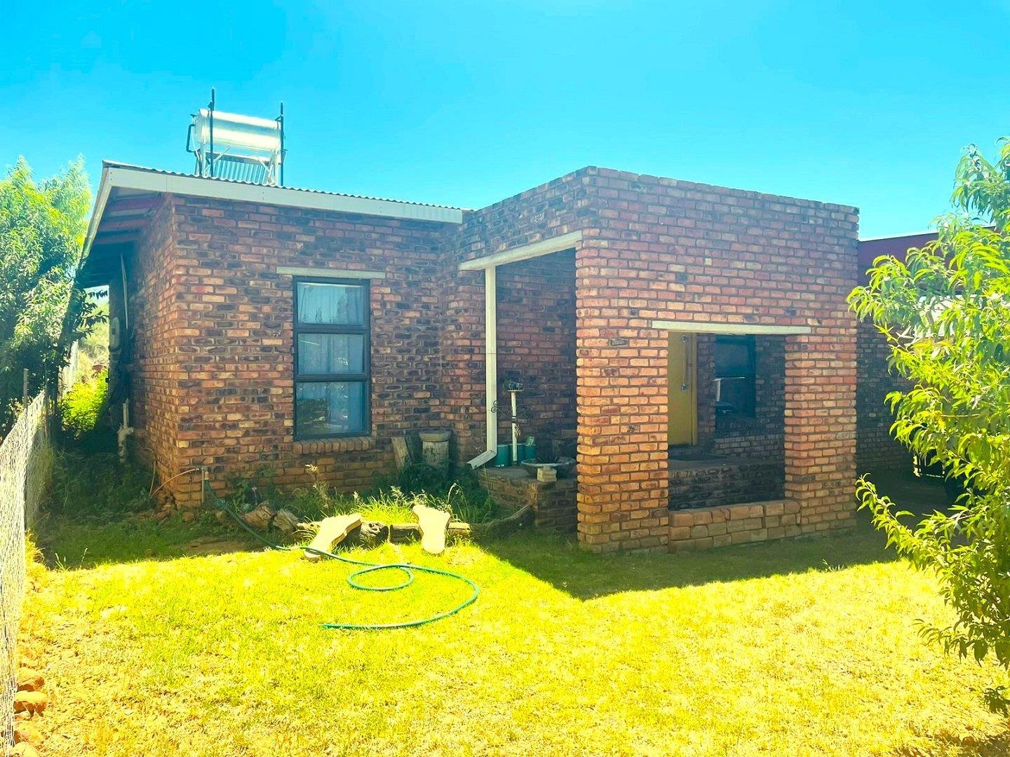 2 Bedroom House for sale in Orania P24114095682