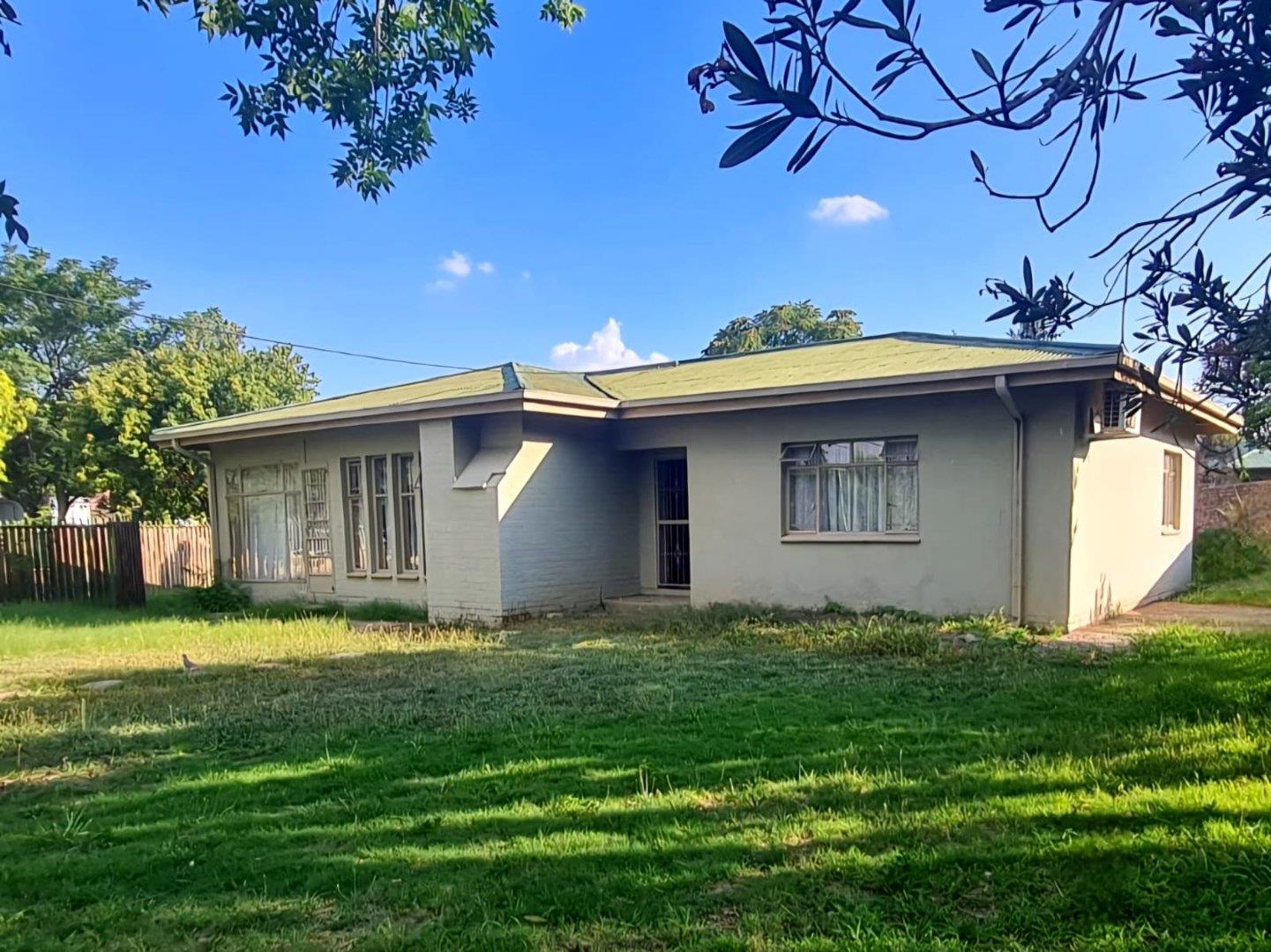 3 Bedroom House for sale in Noordhoek P24114096043