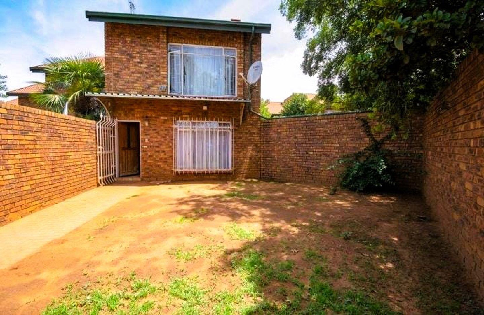 3 Bedroom Apartment / flat for sale in Heidelberg Central P24114096065