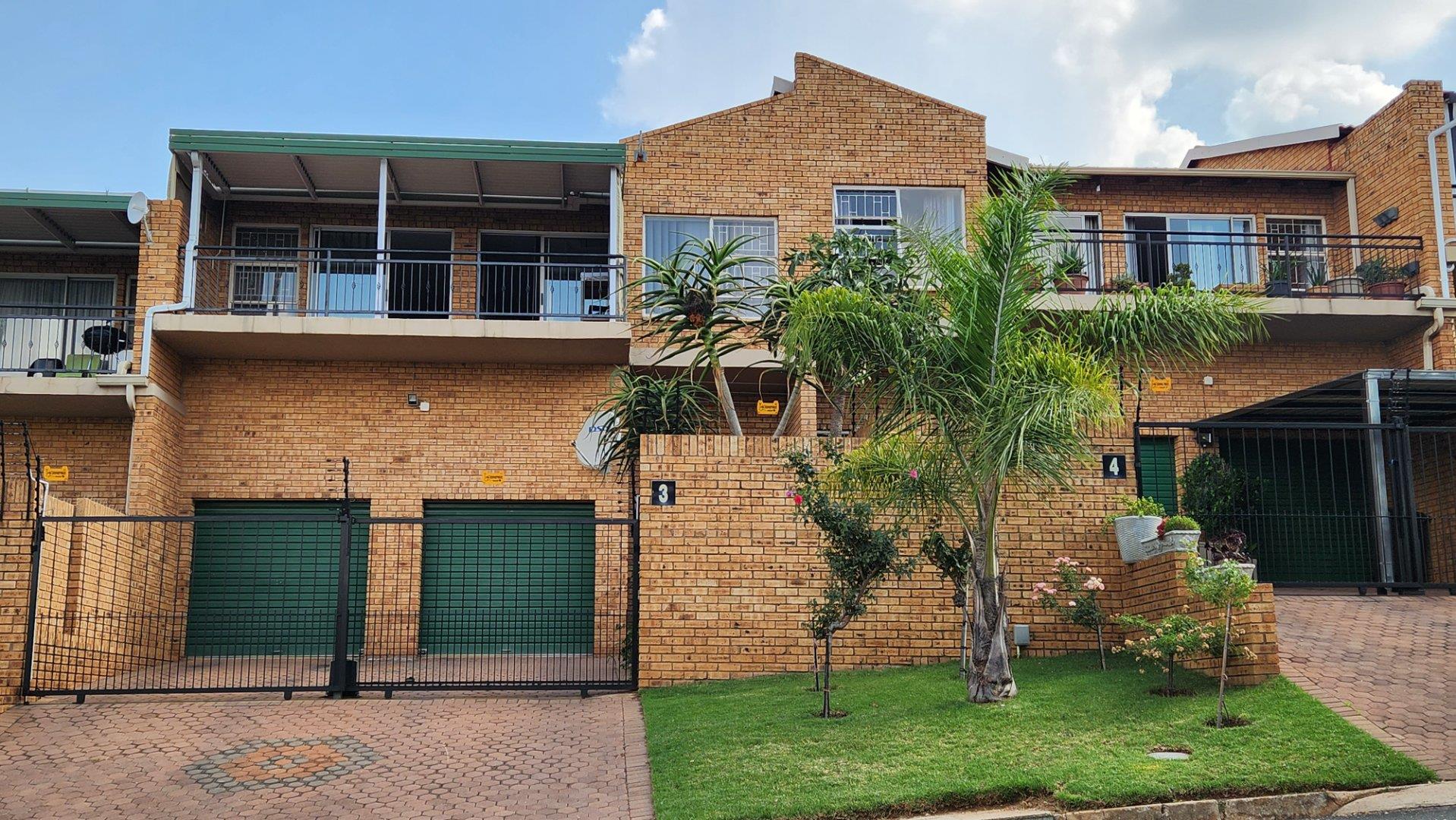 2 Bedroom Townhouse for sale in Kenmare 3 Donegia, 29 Donegal Road