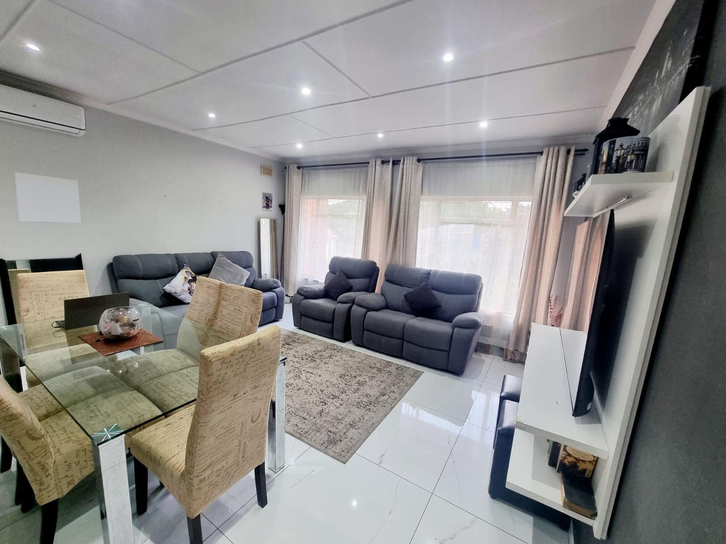 Property and houses to rent in Queensburgh Queensburgh Property