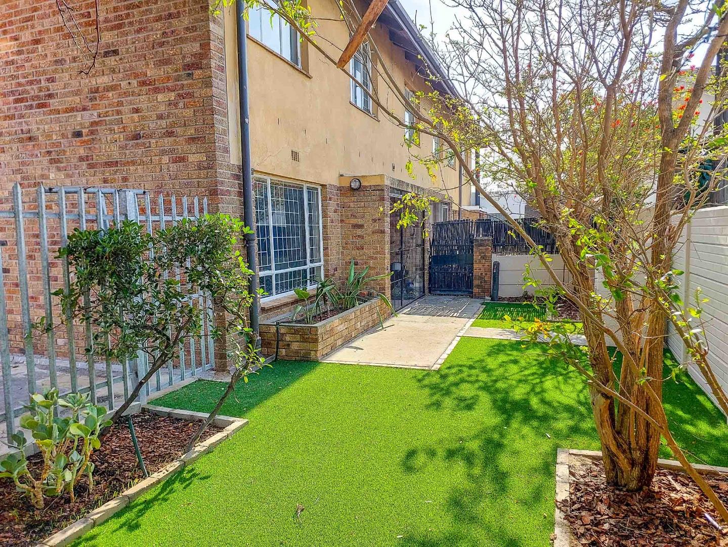 Glenhaven, Bellville Property Apartments / flats for sale in