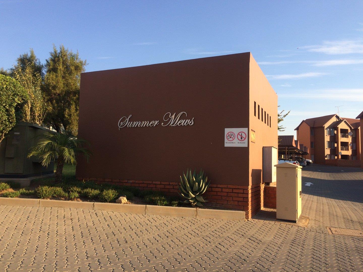 2 Bedroom Townhouse for sale in Summerfields Estate P24114098280