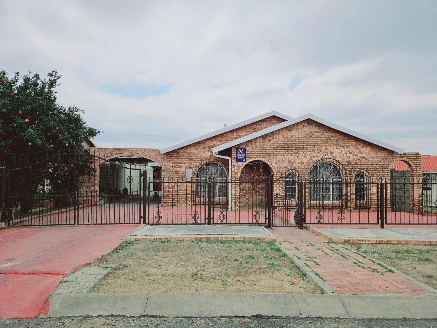 3 Bedroom House for sale in Acaciaville P24114099939