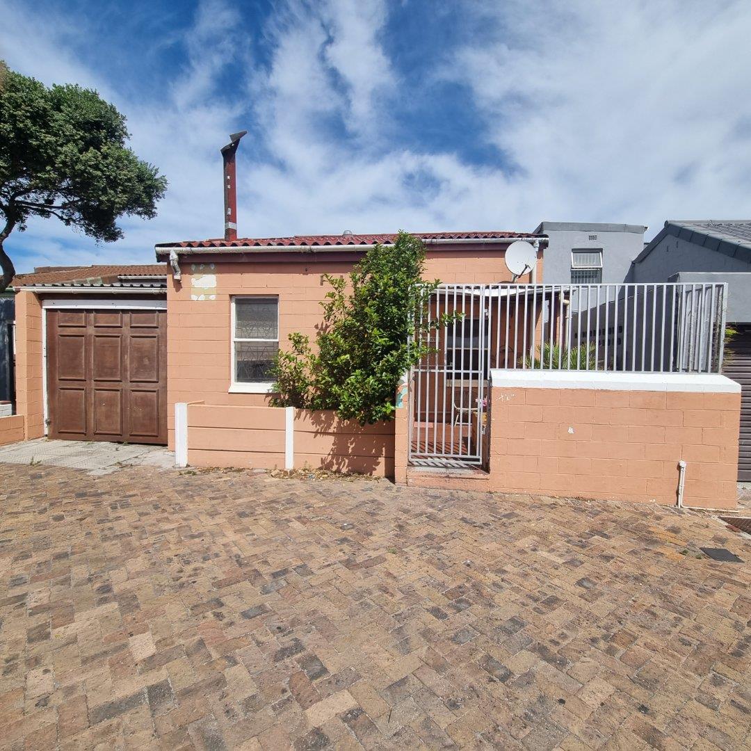 Cape Flats Property House for sale in Cape Flats