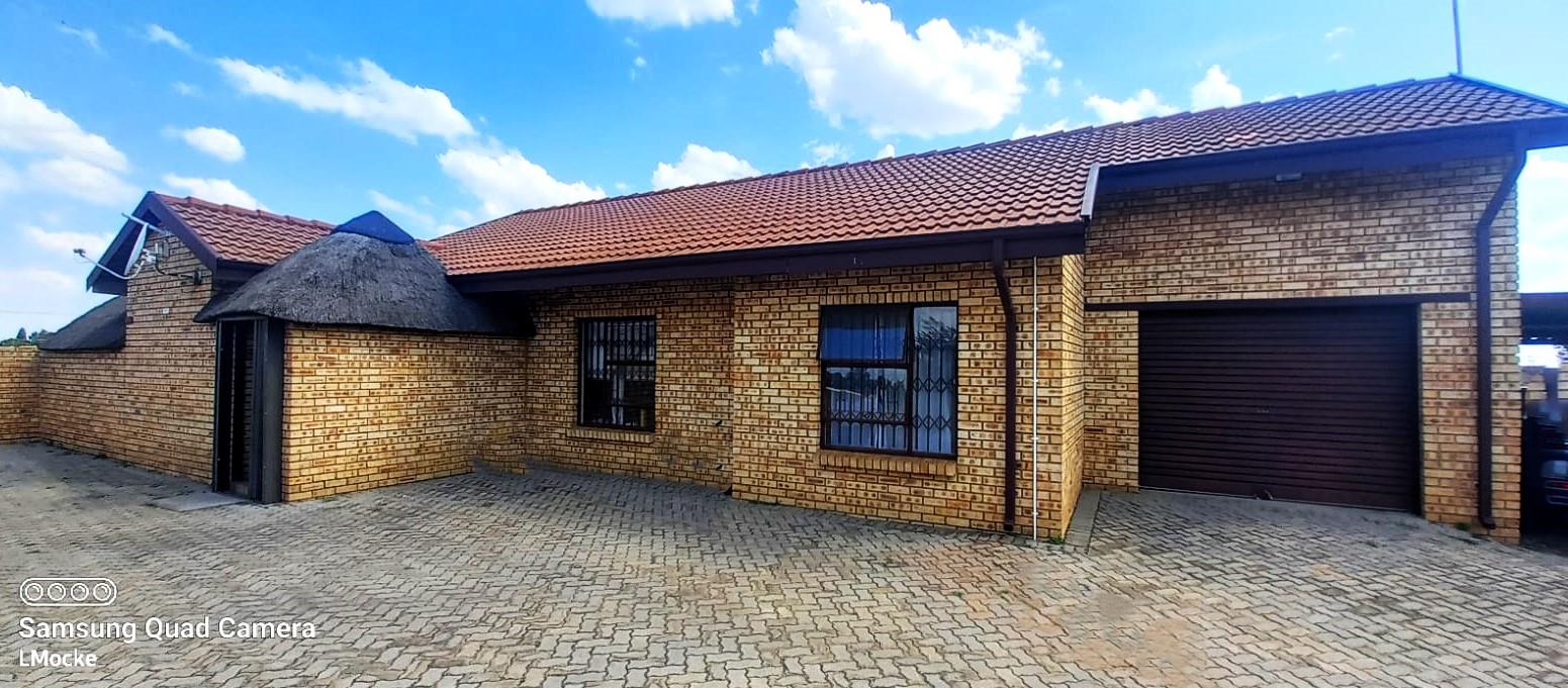 3 Bedroom House for sale in Riversdale P24113884774