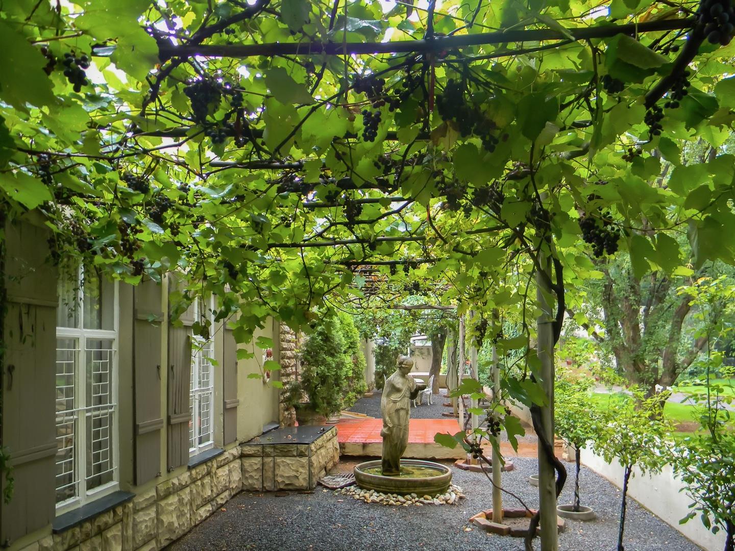 4 Bedroom House for sale in Henley On Klip 1891/1 Oxford Road P24