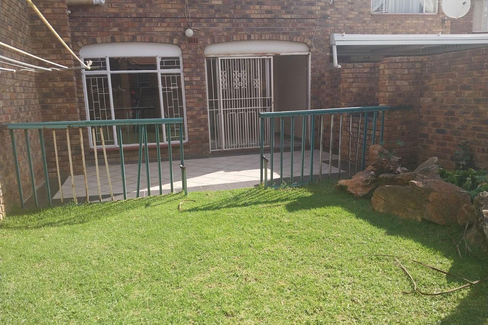 Brackendowns Property Townhouses to rent in Brackendowns