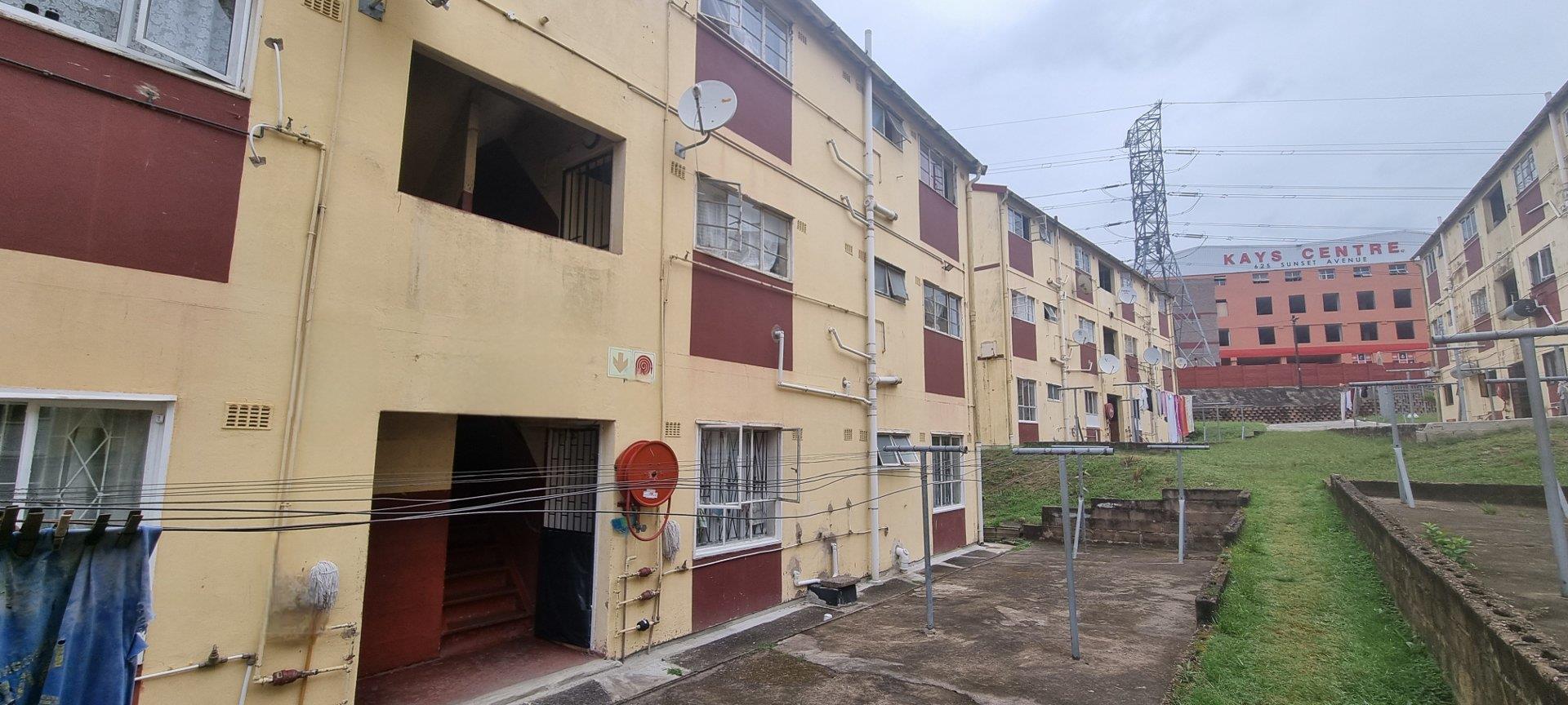 2 Bedroom Apartment / flat for sale in Woodhurst P24114104680