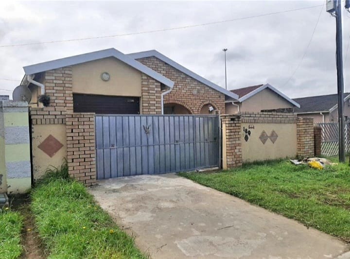 3 Bedroom House for sale in Mdantsane Nu 17 P24114104727
