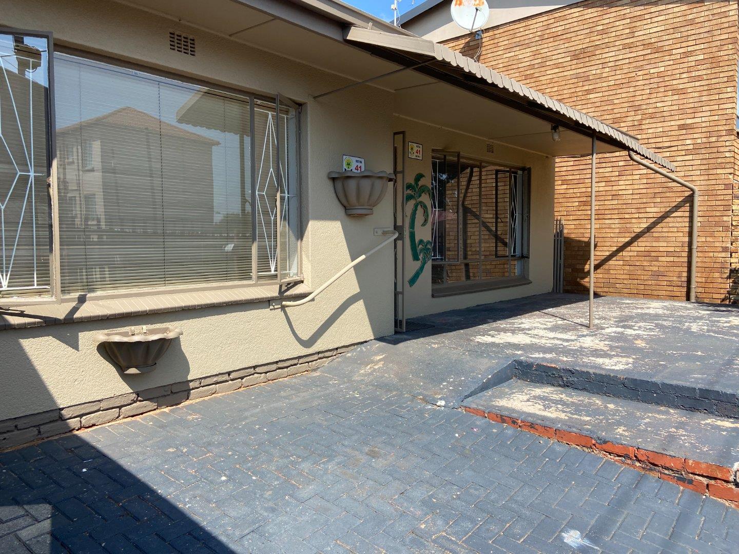 2 Bedroom House for sale in Burgershoop 41 Botha Street P24114104945