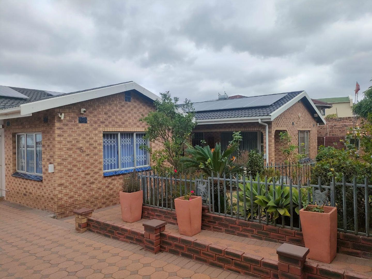 4 Bedroom House for sale in Dawncrest P24114105626