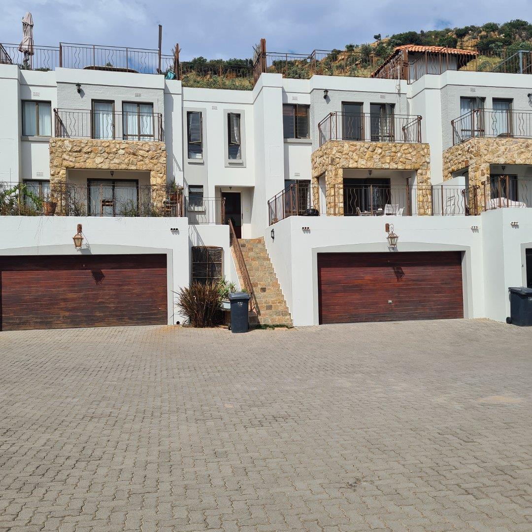 3 Bedroom Townhouse for sale in Allen's Nek 65 Villa La Montagne, 40