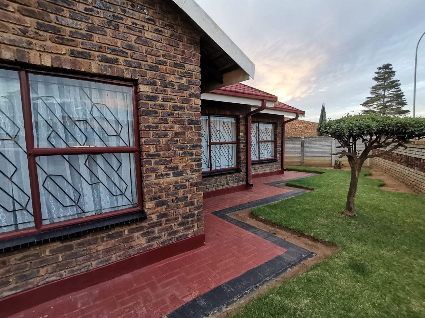 3 Bedroom House for sale in Evaton West P24114106229