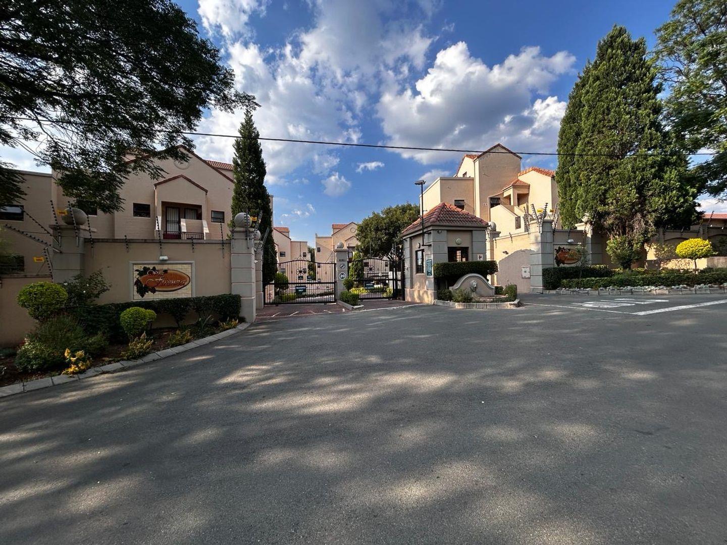 Sunninghill Property Apartments / flats for sale in Sunninghill